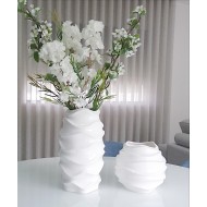 Moderne gewellte dekorative Vase