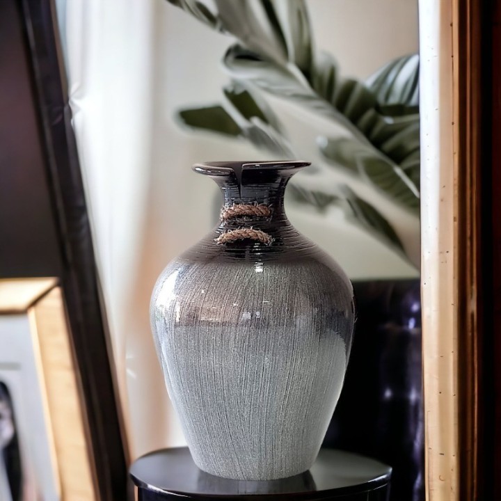 Schmuckvase mit Kragen vergoldet
