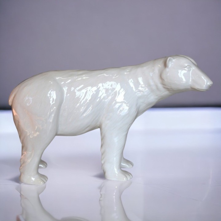 Polar bear in ceramic