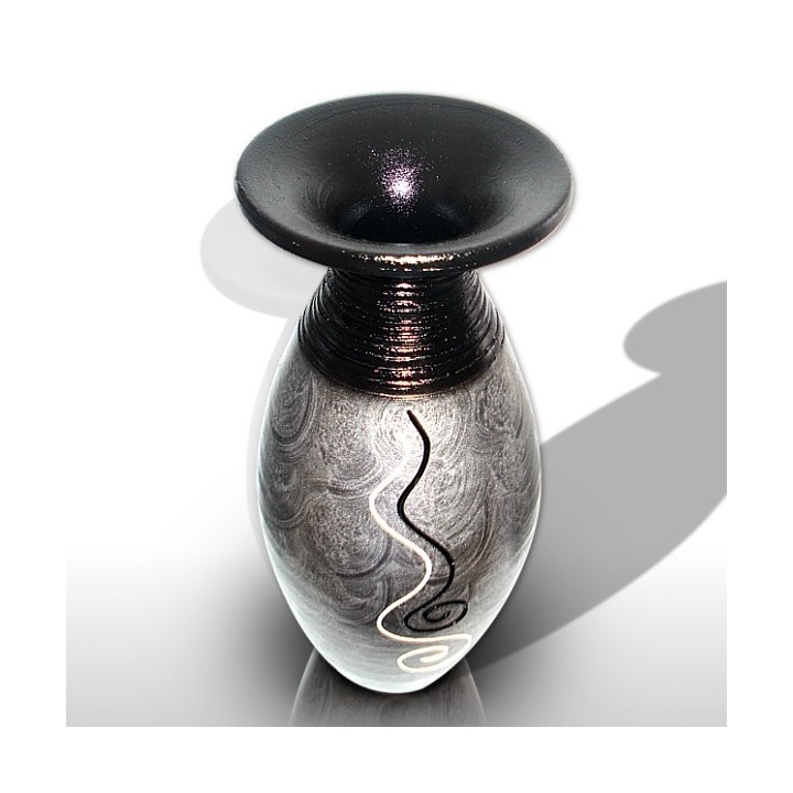 3X silvery vases with snails