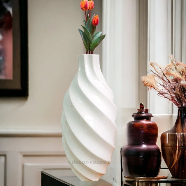 vaso di ceramica contorto
