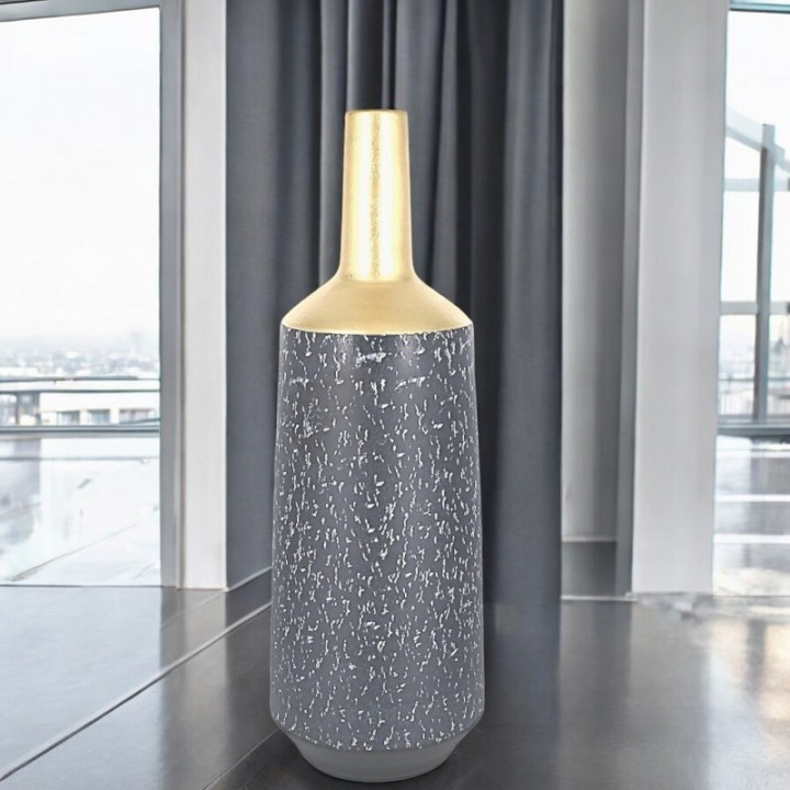 Grande vaso di terracotta nero e oro