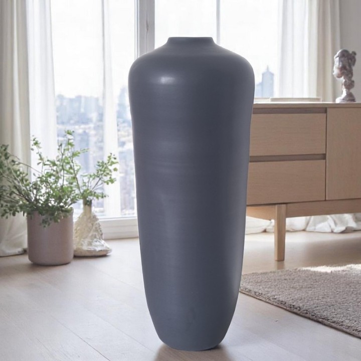 Hohe Vase in Mattschwarz – Nordisches Design
