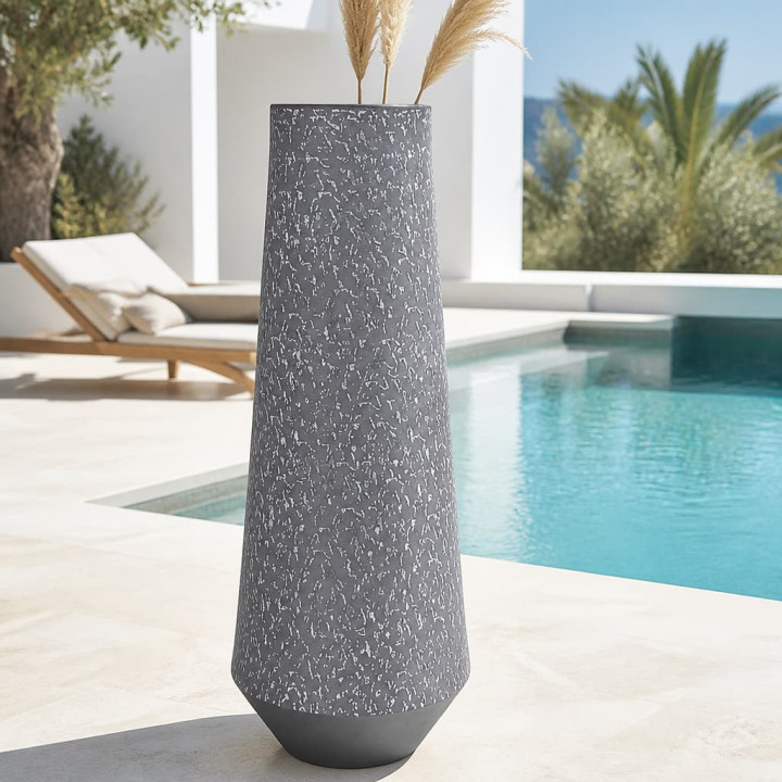 Grey 70cm floor vase with pampas on the patio