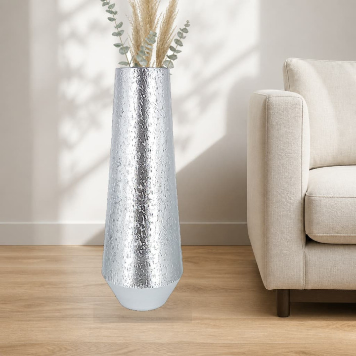 Vaso da terra argentato 70cm accanto al divano