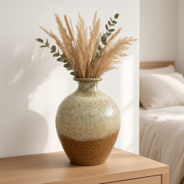 Vase céramique bicolore vert et marron vue face avec fleurs