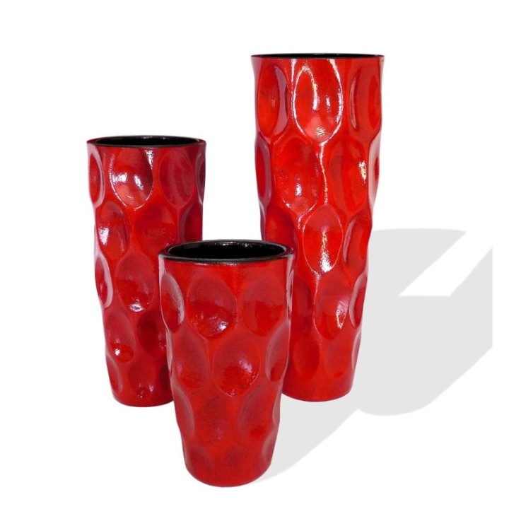 Maroon vases with snails