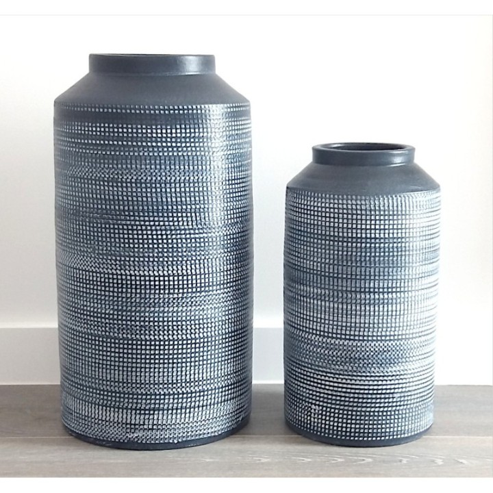 Rustikale hellschwarze Vase